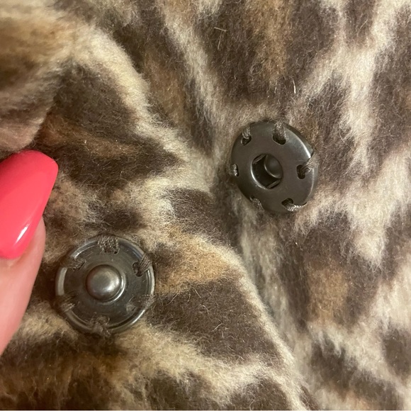 Chico's Cheetah Print Jacket Size: 3 - Only Worn Once! ☀️ Limited Edition ! - Picture 12 of 12